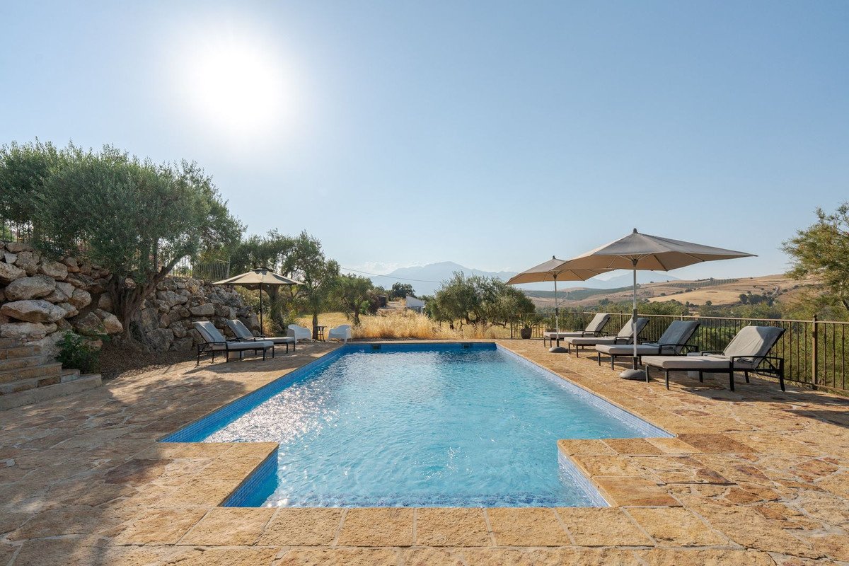 3 Bed Detached Villa in Coín