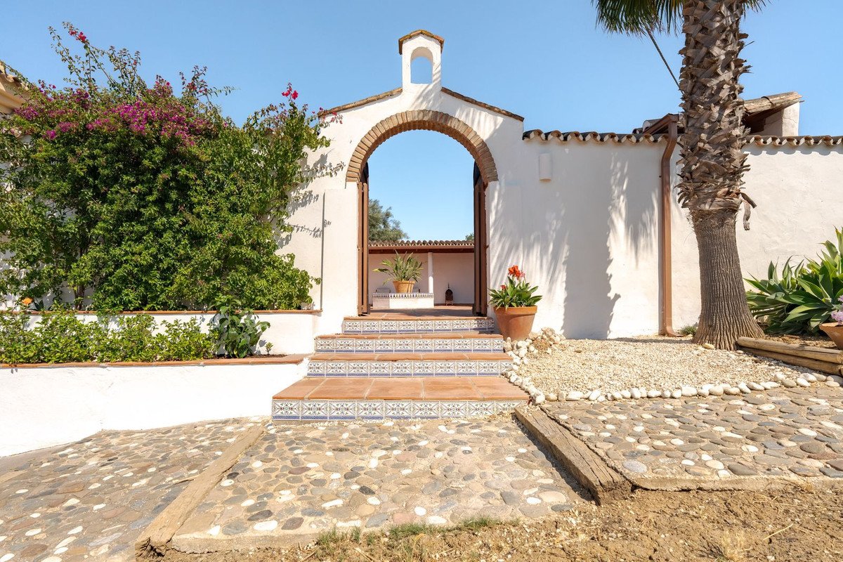 3 Bed Detached Villa in Coín