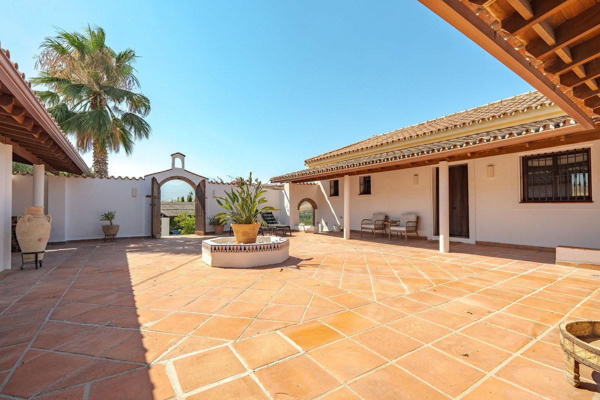 3 Bed Detached Villa in Coín