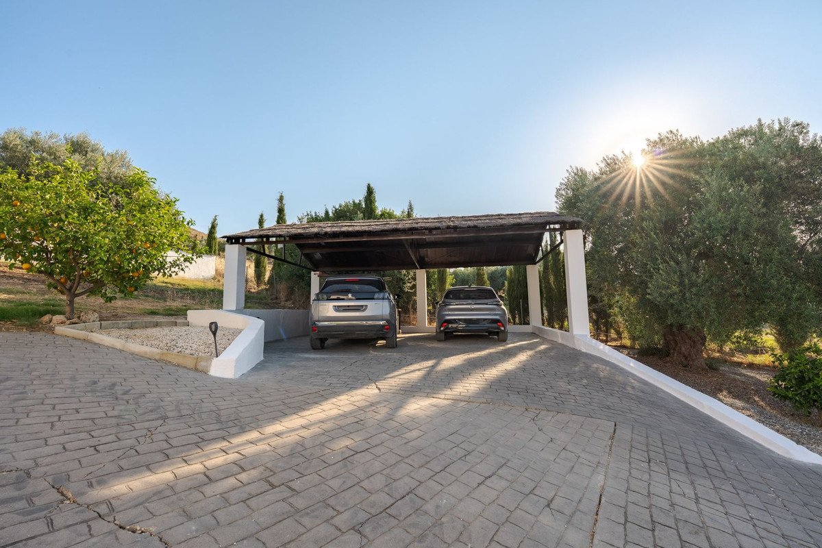 3 Bed Detached Villa in Coín
