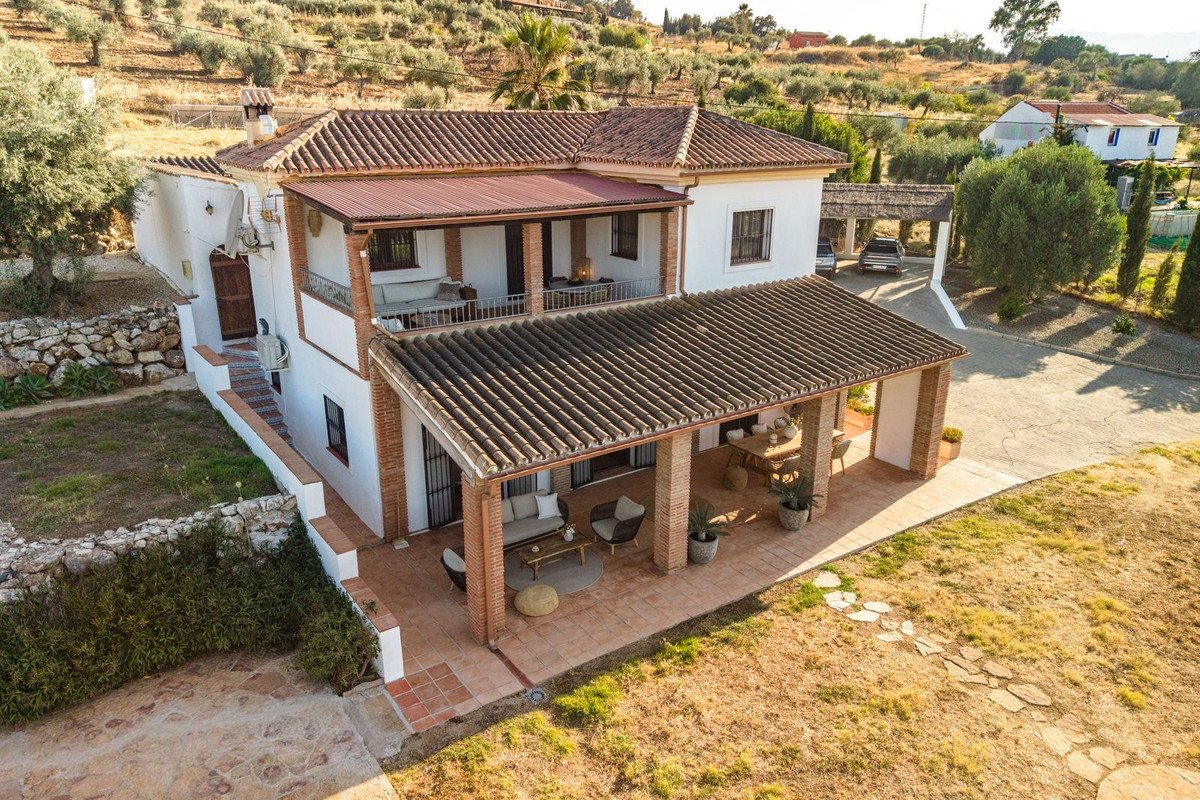 3 Bed Detached Villa in Coín