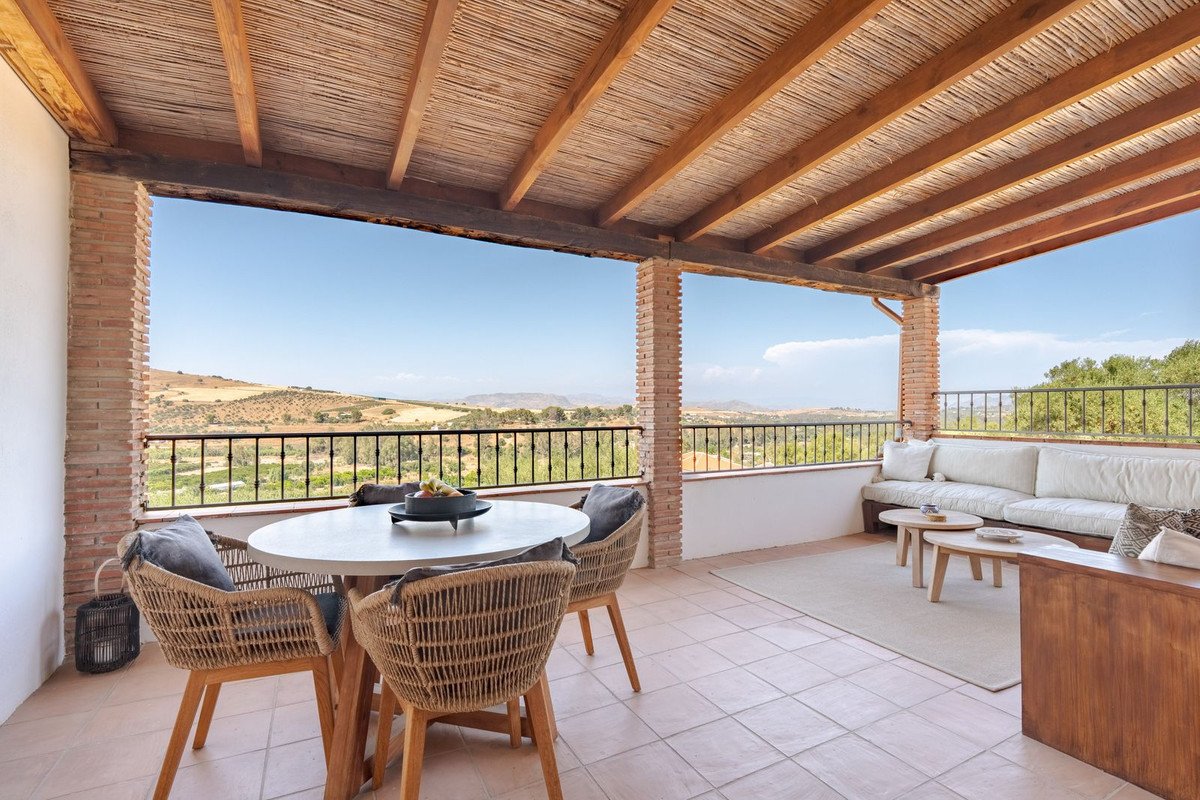 3 Bed Detached Villa in Coín