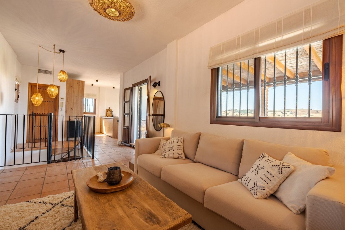 3 Bed Detached Villa in Coín