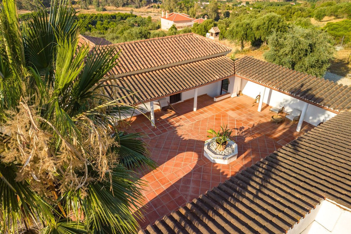 3 Bed Detached Villa in Coín