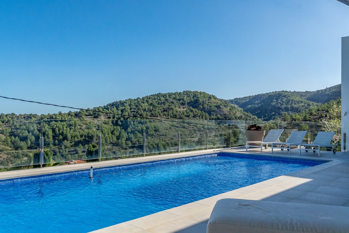 3 Bed Detached Villa in Orba