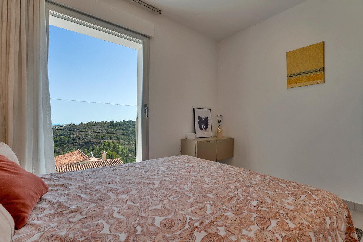 3 Bed Detached Villa in Orba