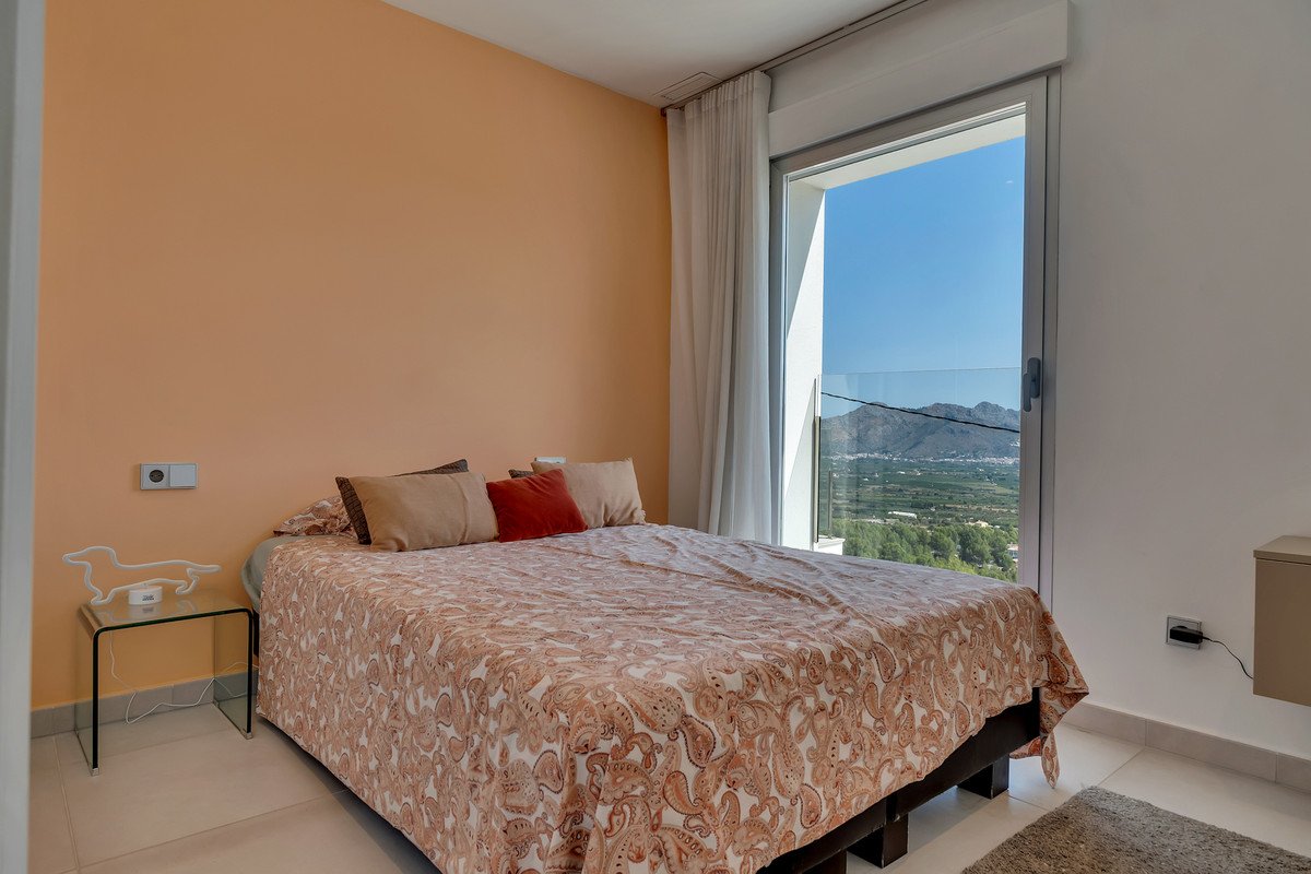 3 Bed Detached Villa in Orba