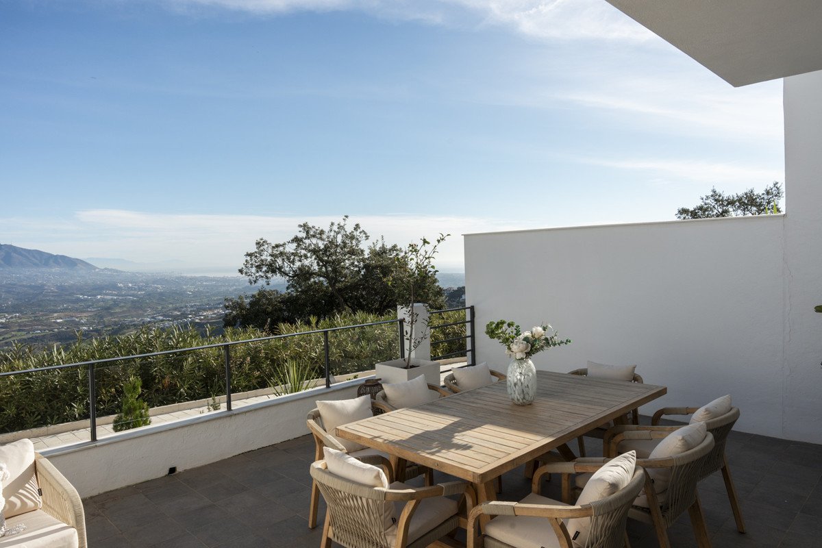 4 Bed Townhouse in La Mairena