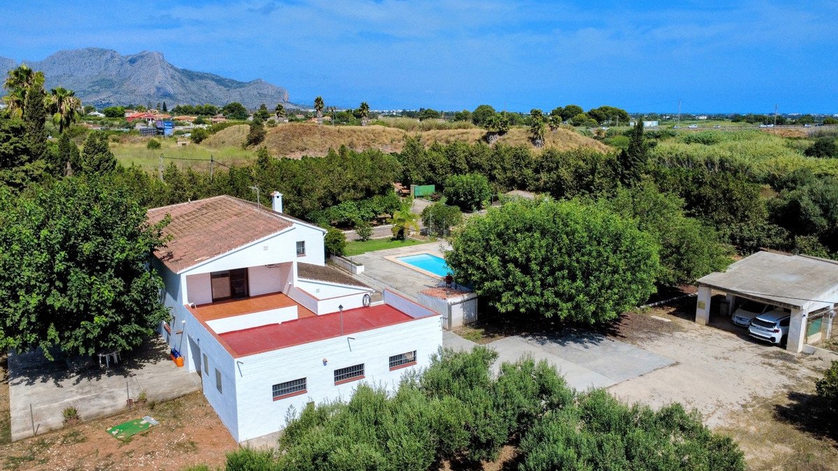 7 Bed Finca - Cortijo in La Xara