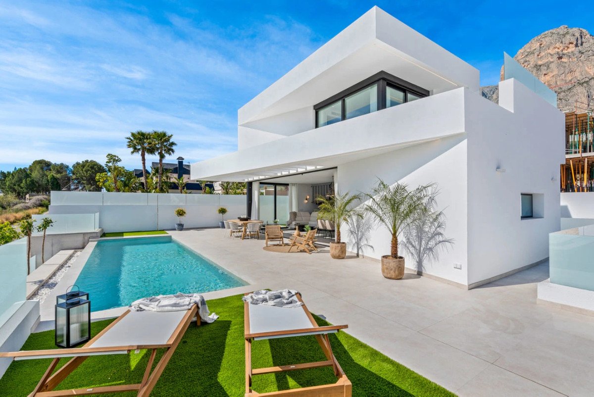 4 Bed Detached Villa in Polop