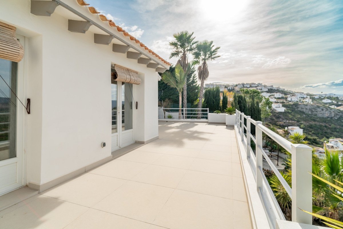 5 Bed Detached Villa in Monte Pego