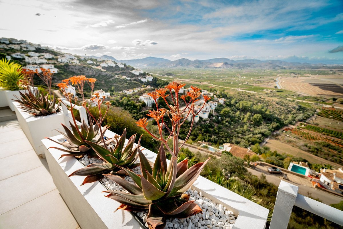 5 Bed Detached Villa in Monte Pego