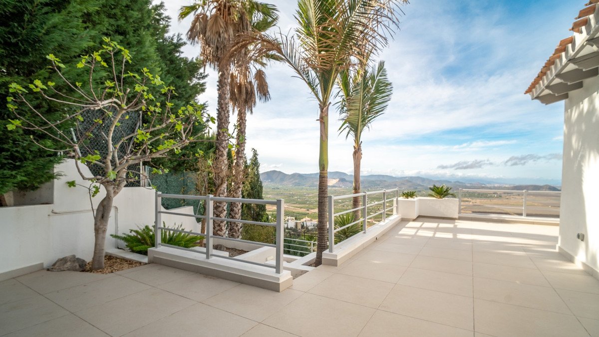 5 Bed Detached Villa in Monte Pego
