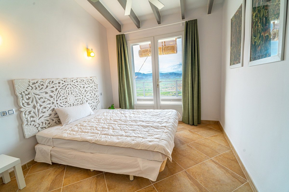 5 Bed Detached Villa in Monte Pego
