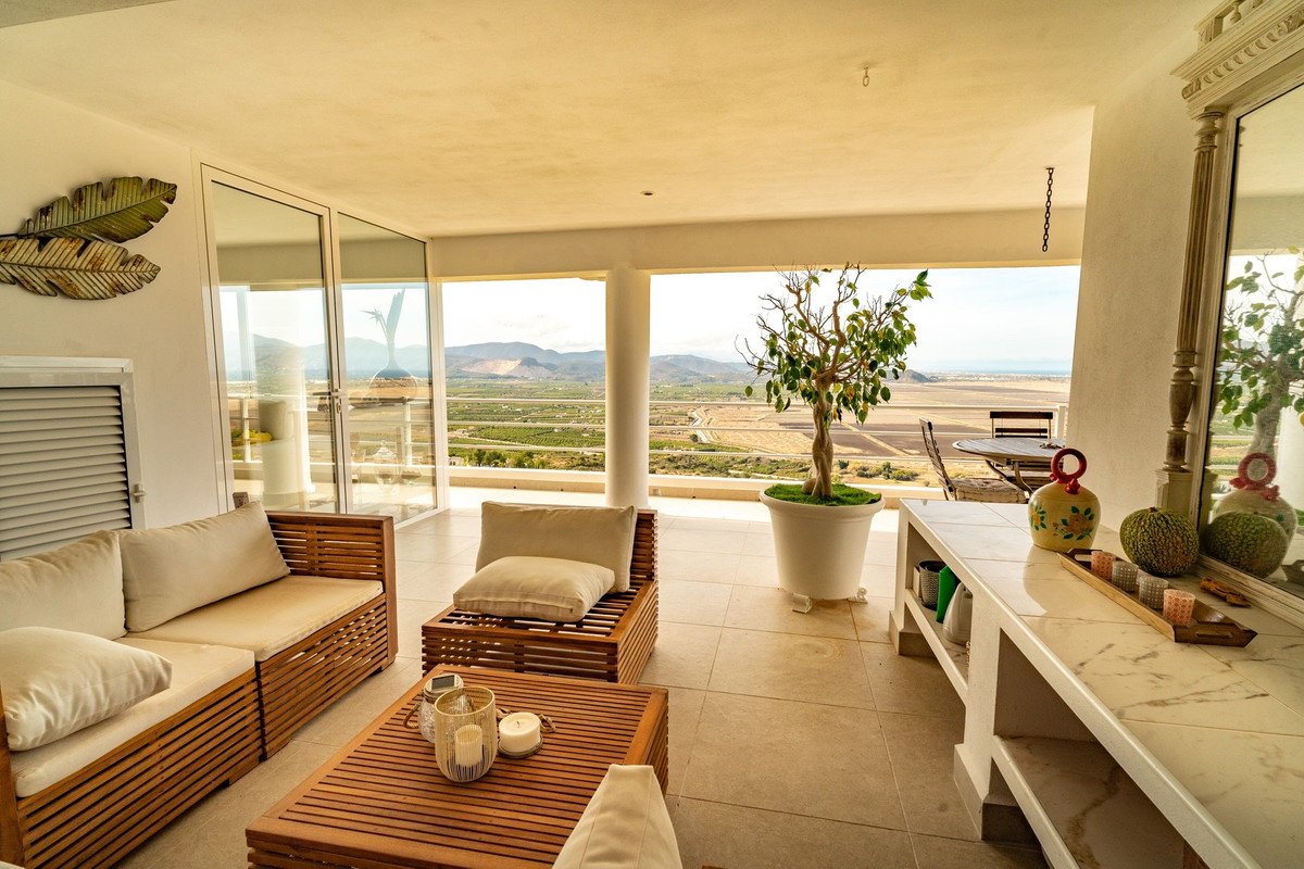 5 Bed Detached Villa in Monte Pego