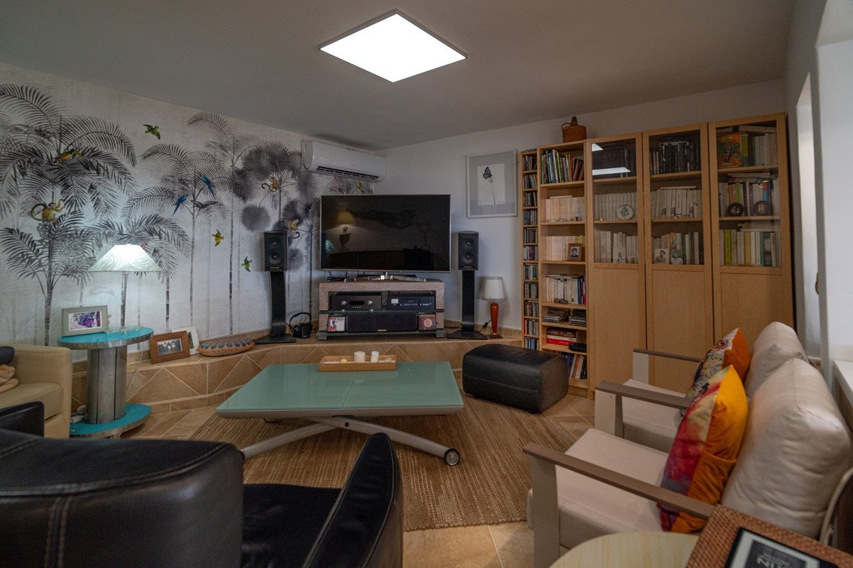 5 Bed Detached Villa in Monte Pego