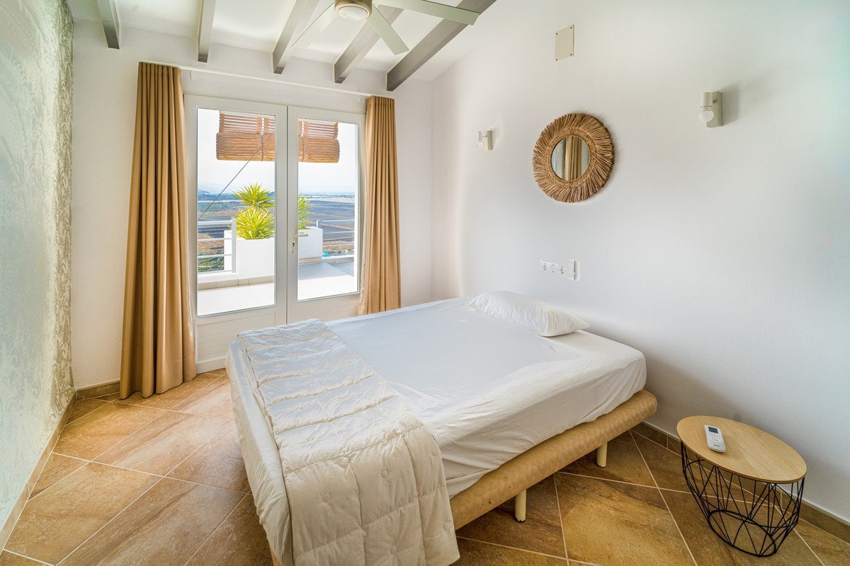 5 Bed Detached Villa in Monte Pego