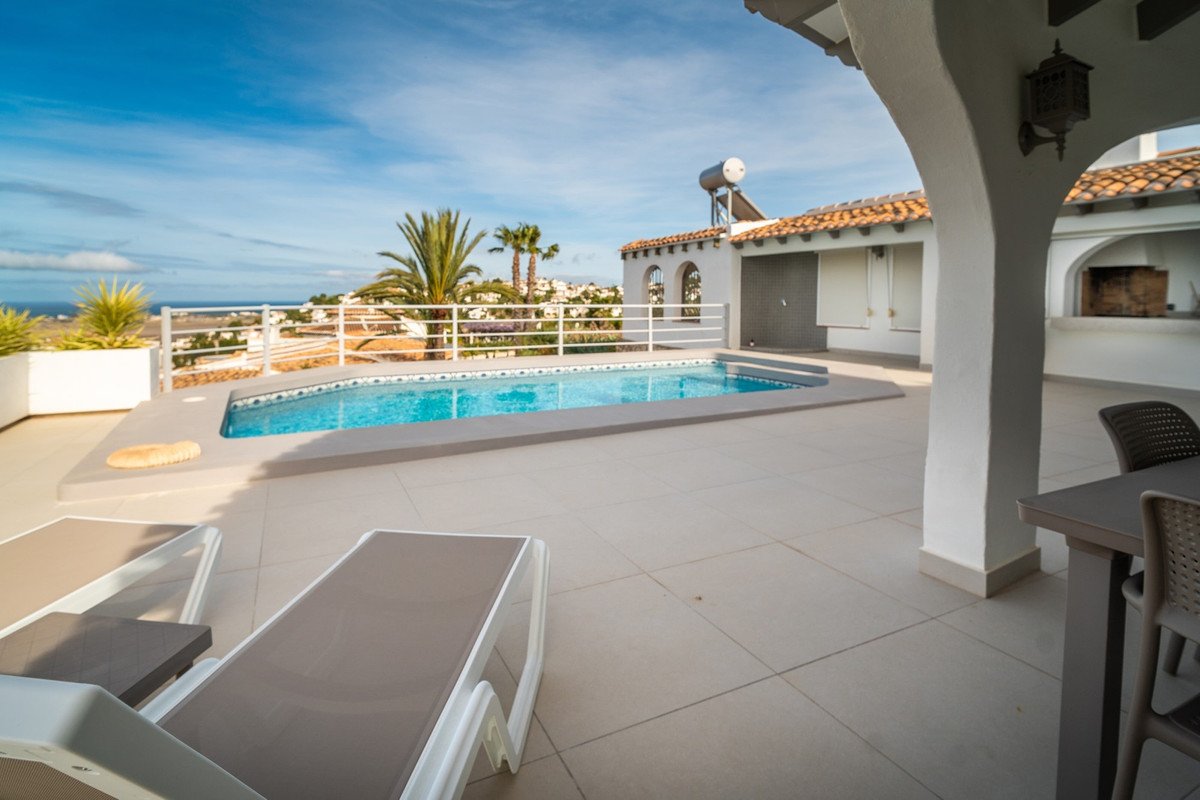 5 Bed Detached Villa in Monte Pego