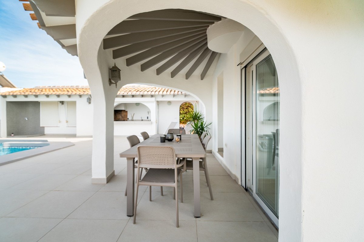 5 Bed Detached Villa in Monte Pego