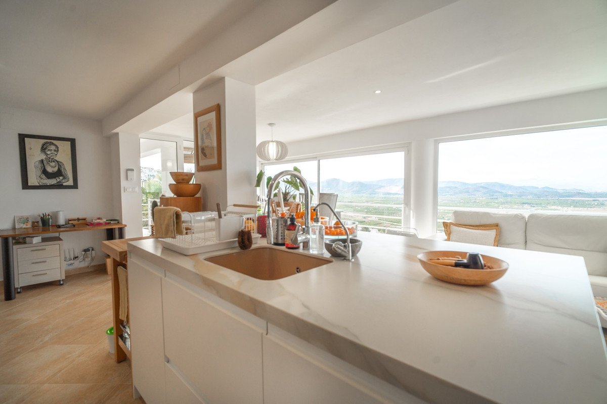5 Bed Detached Villa in Monte Pego
