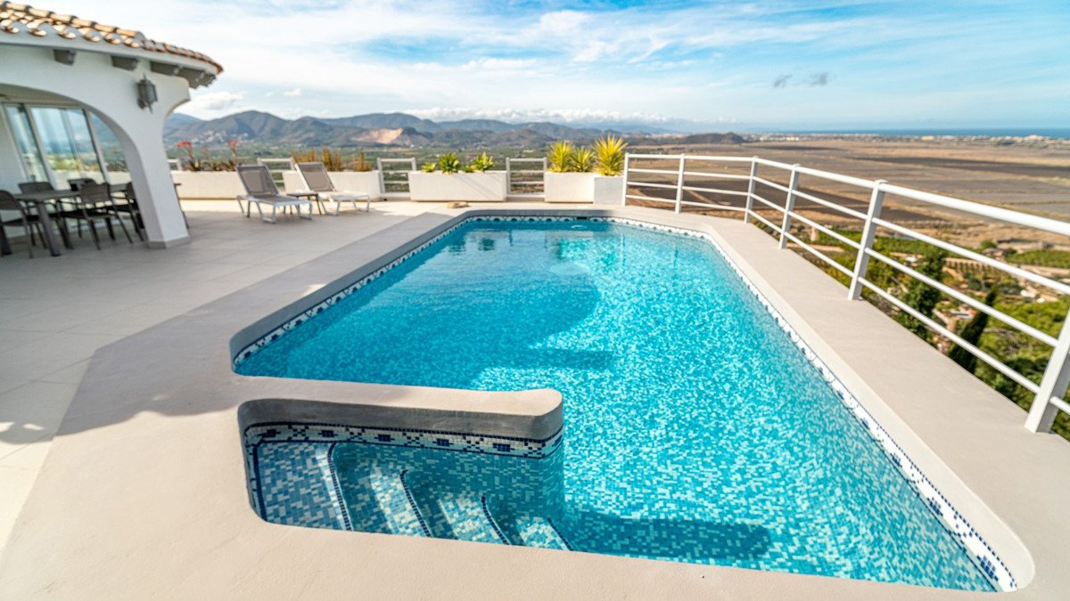 5 Bed Detached Villa in Monte Pego