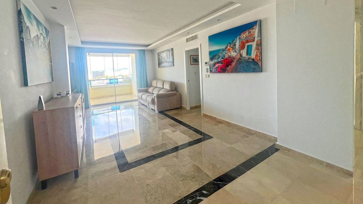 3 Bed Middle Floor Apartment in Marbella