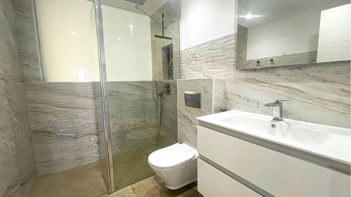 3 Bed Middle Floor Apartment in Marbella