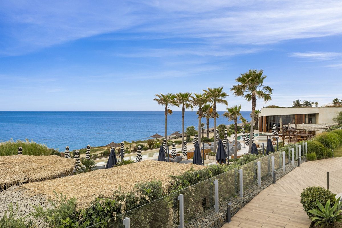 2 Bed Ground Floor Apartment in Estepona