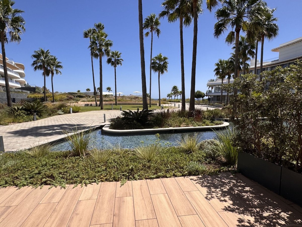 2 Bed Ground Floor Apartment in Estepona