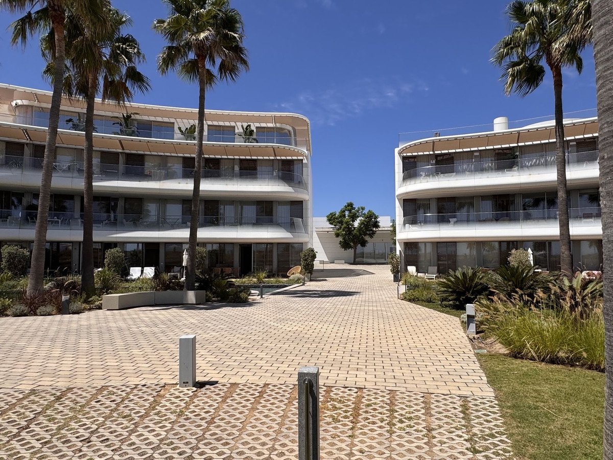 2 Bed Ground Floor Apartment in Estepona