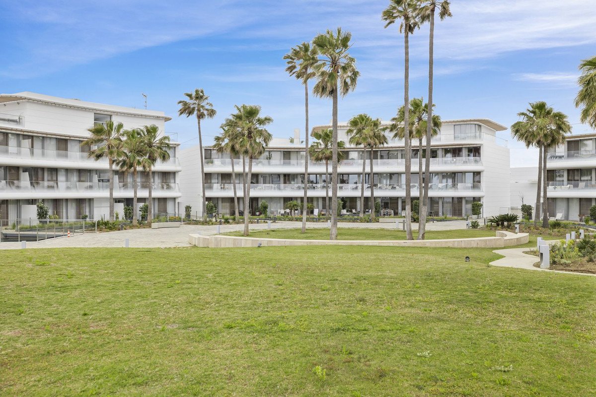 2 Bed Ground Floor Apartment in Estepona