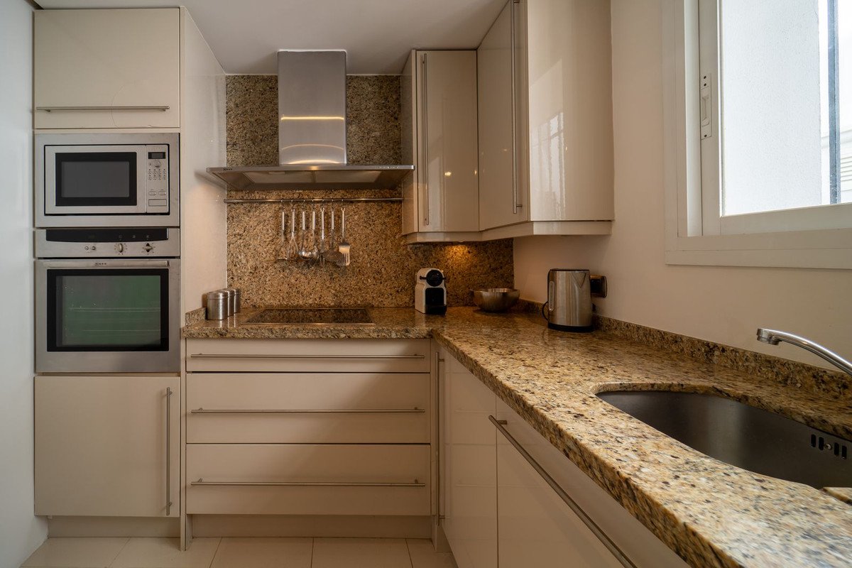 3 Bed Middle Floor Apartment in Elviria