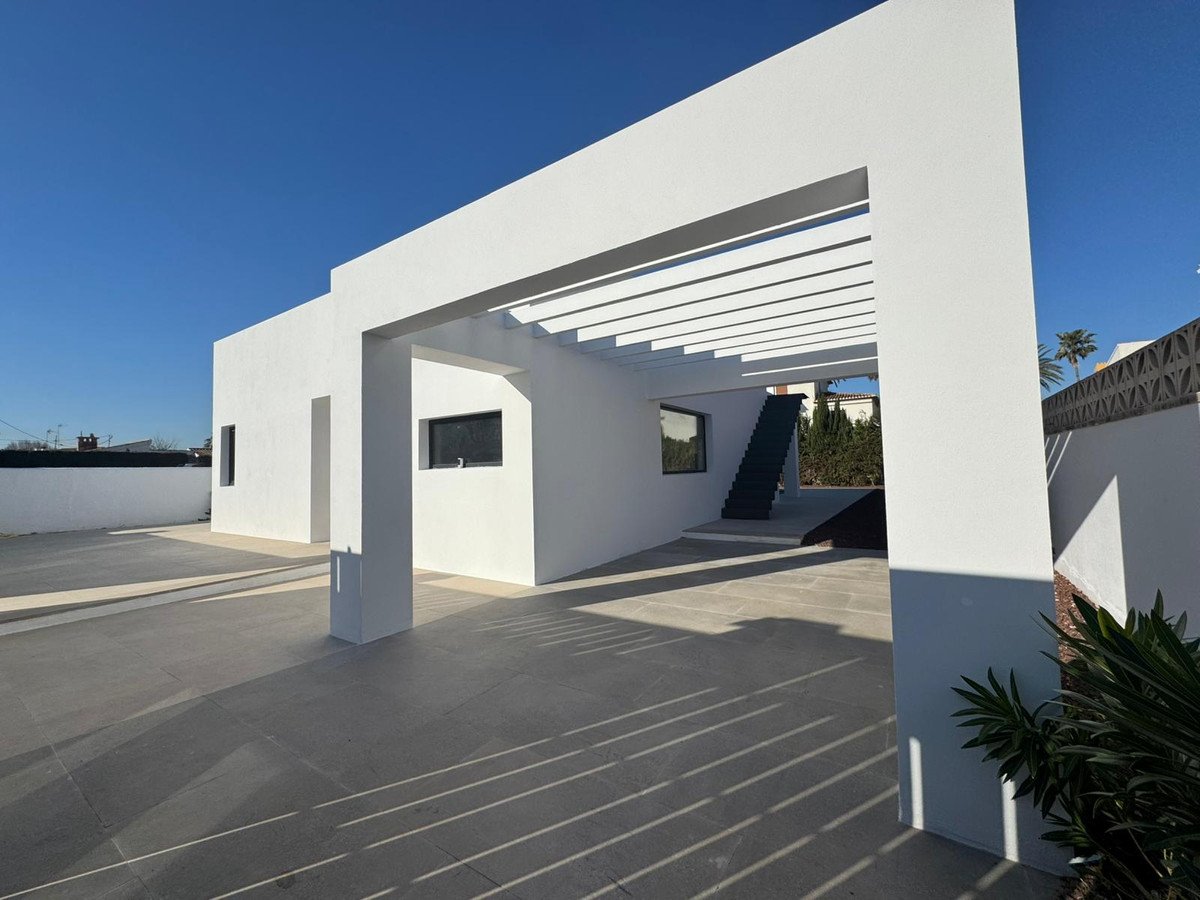 3 Bed Detached Villa in Denia