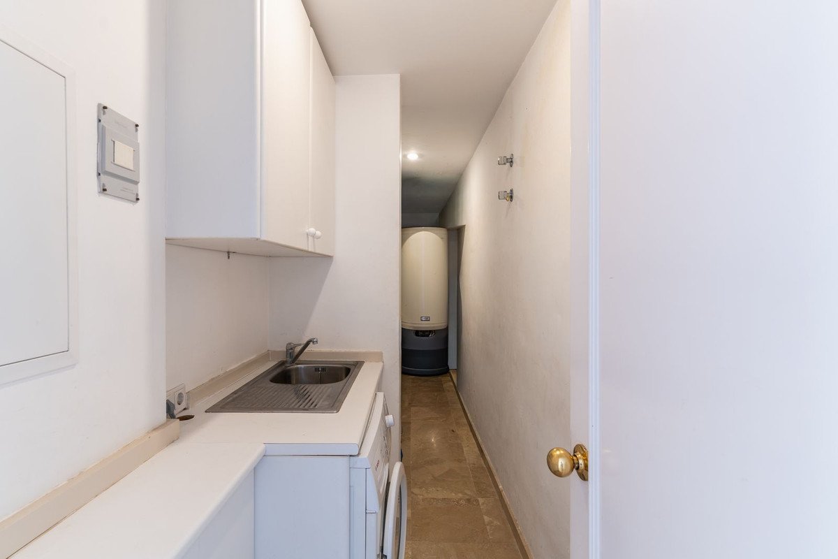 4 Bed Middle Floor Apartment in Málaga