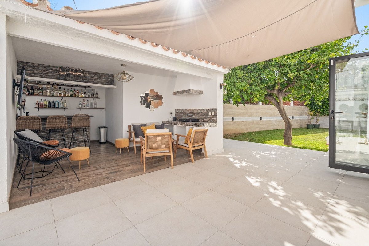 6 Bed Detached Villa in Marbella