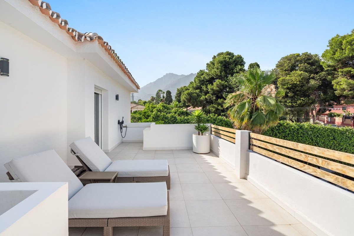 6 Bed Detached Villa in Marbella