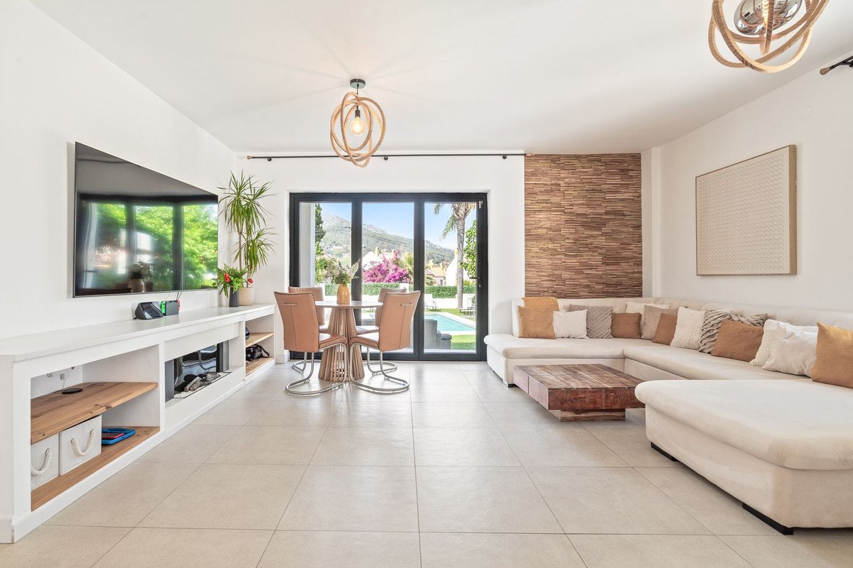 6 Bed Detached Villa in Marbella