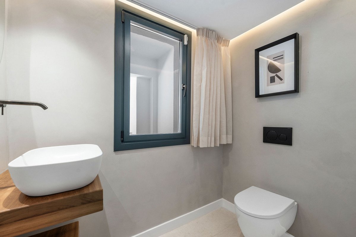 4 Bed Townhouse in Nueva Andalucía