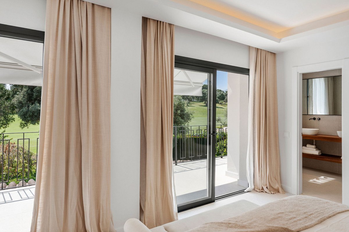 4 Bed Townhouse in Nueva Andalucía