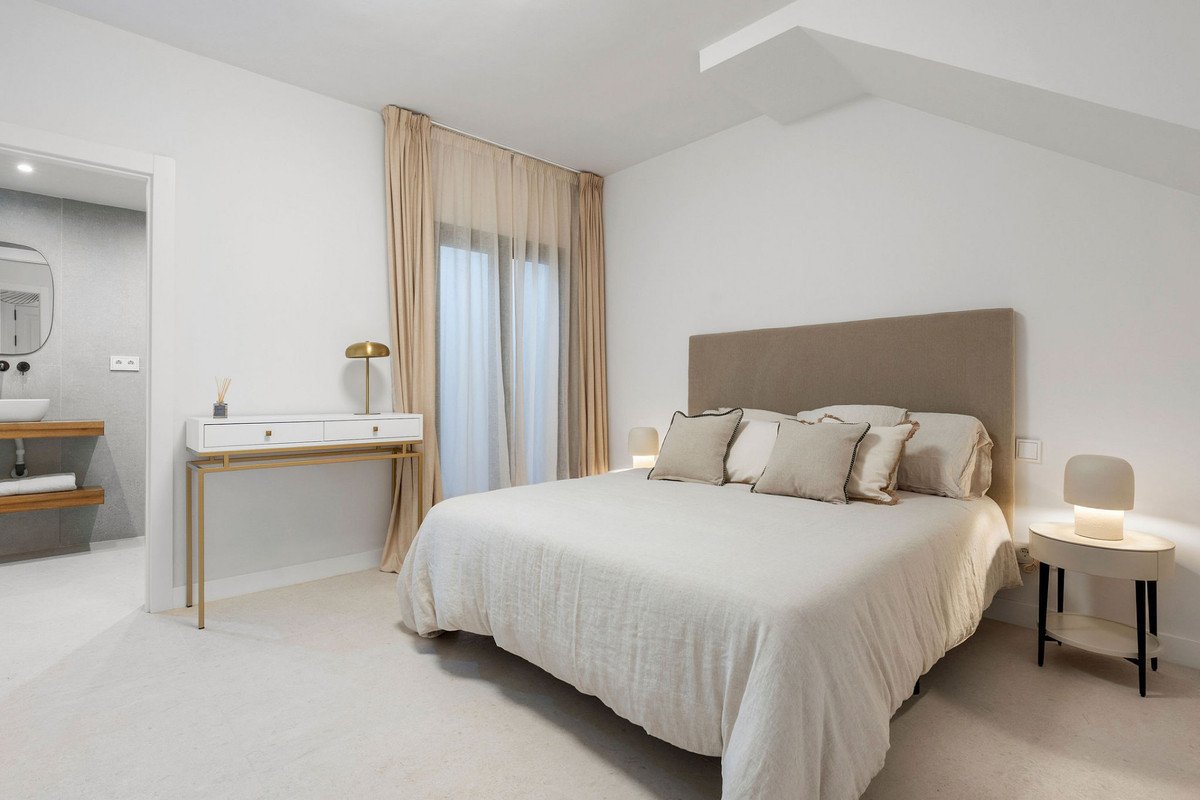 4 Bed Townhouse in Nueva Andalucía