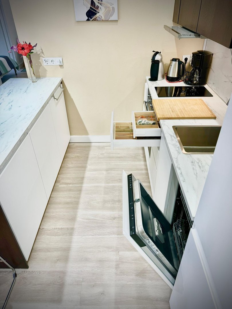 2 Bed Middle Floor Apartment in Calahonda