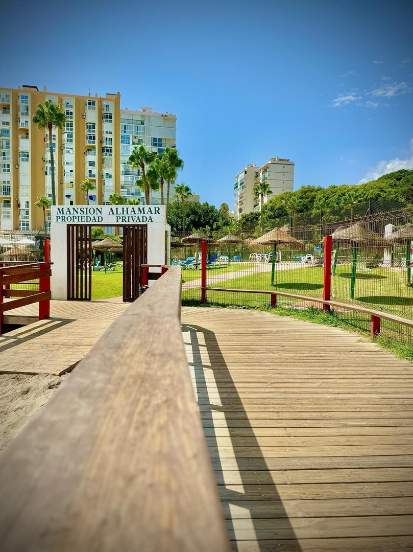 2 Bed Middle Floor Apartment in Calahonda