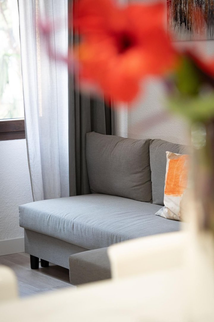 2 Bed Middle Floor Apartment in Calahonda