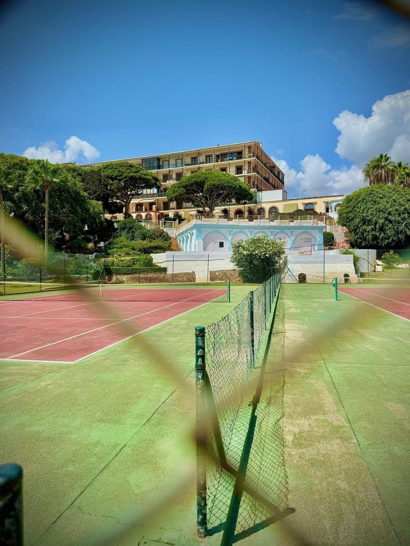2 Bed Middle Floor Apartment in Calahonda