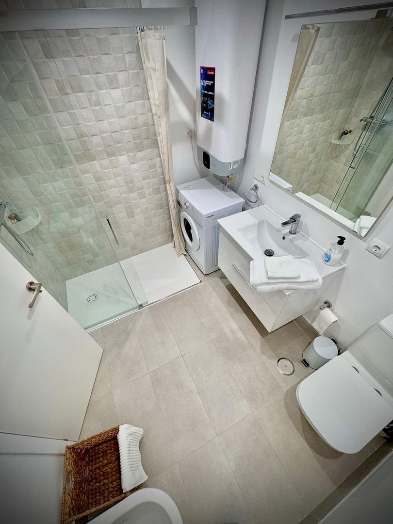 2 Bed Middle Floor Apartment in Calahonda