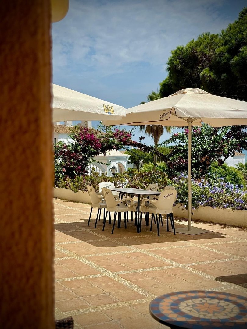 2 Bed Middle Floor Apartment in Calahonda