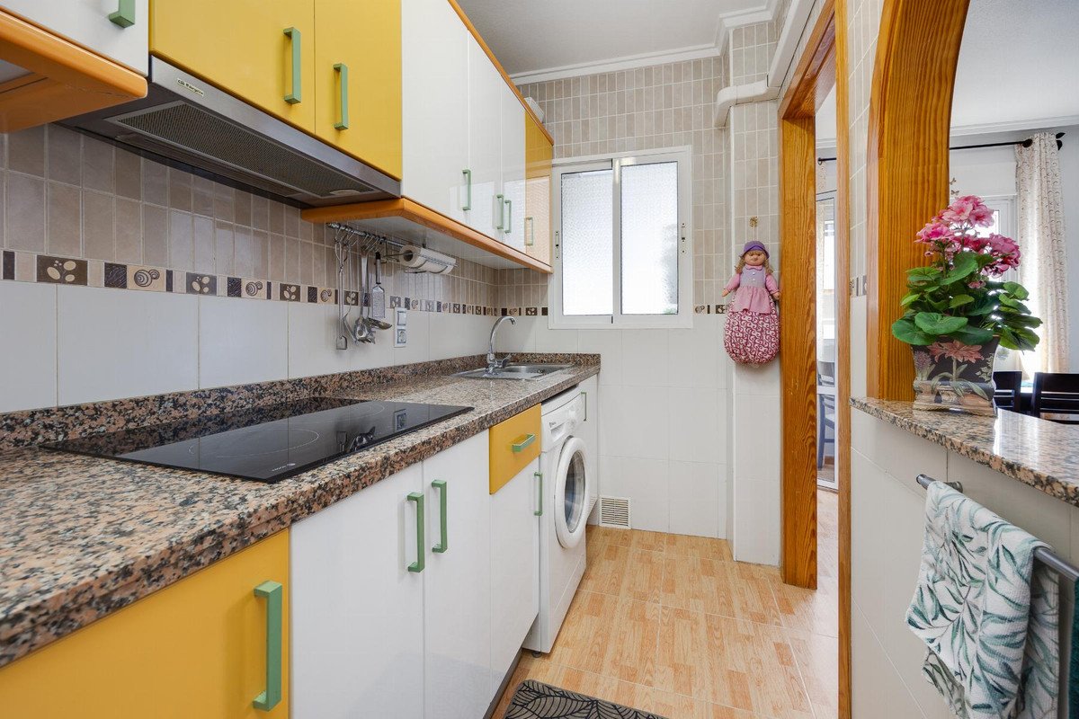 2 Bed Ground Floor Apartment in Torrevieja