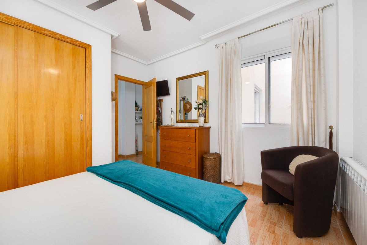 2 Bed Ground Floor Apartment in Torrevieja