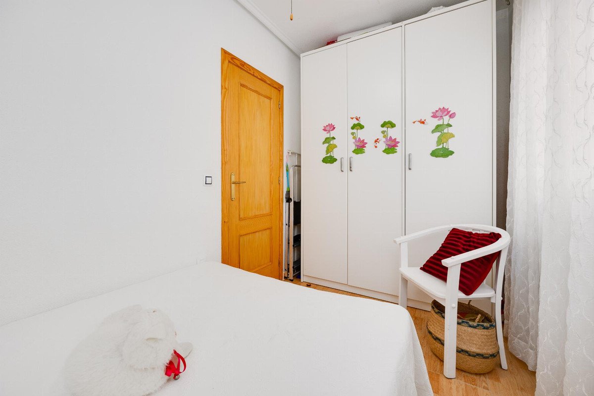 2 Bed Ground Floor Apartment in Torrevieja
