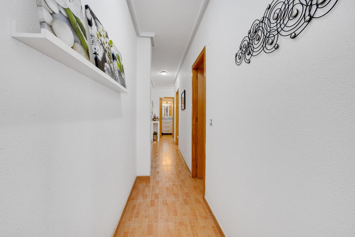 2 Bed Ground Floor Apartment in Torrevieja